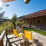 In St Martin With Sauna & Mountain Views *