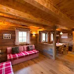 In St Martin With Sauna & Mountain Views * Sankt Martin am Tennengebirge