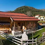In St Martin With Sauna & Mountain Views