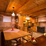 Chalet In St Martin With Sauna & Mountain Views Sankt Martin am Tennengebirge
