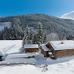 In St Martin With Sauna & Mountain Views *