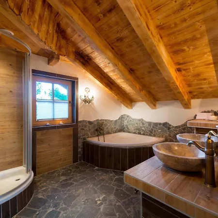 In St Martin With Sauna & Mountain Views *